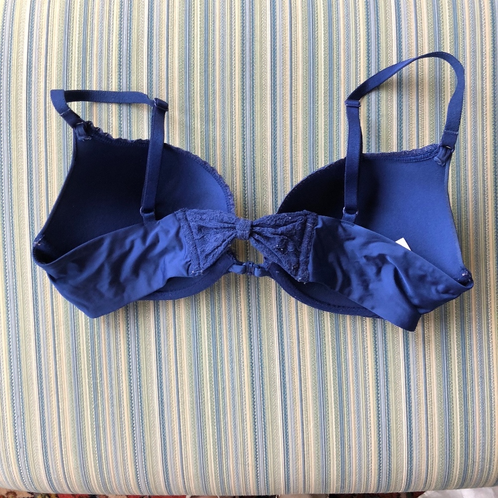 Victoria's Secret Open front Bow Push up bra